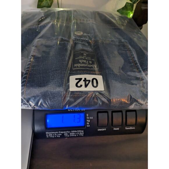 Abercrombie Jean Jacket Womans X-Small Blue Button Closure Distressed EUC - Picture 12 of 12